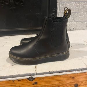 Dr martens Chelsea boots women’s size 8